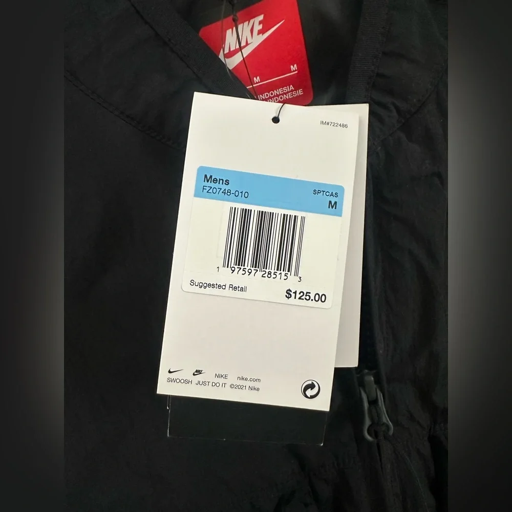 NWT Nike Men's Tech Woven Black Water Repellent Vest UVP w/ Pockets Size Medium - Picture 5 of 8